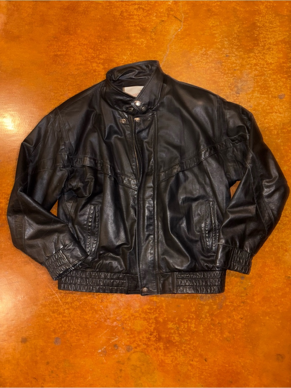 Men's Black Leather Bomber Jacket - Classic Collar Zip